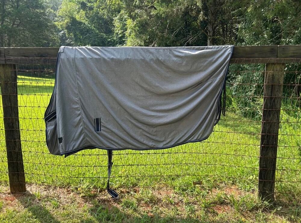 NWOT Dover Saddlery Horse Cooler size medium